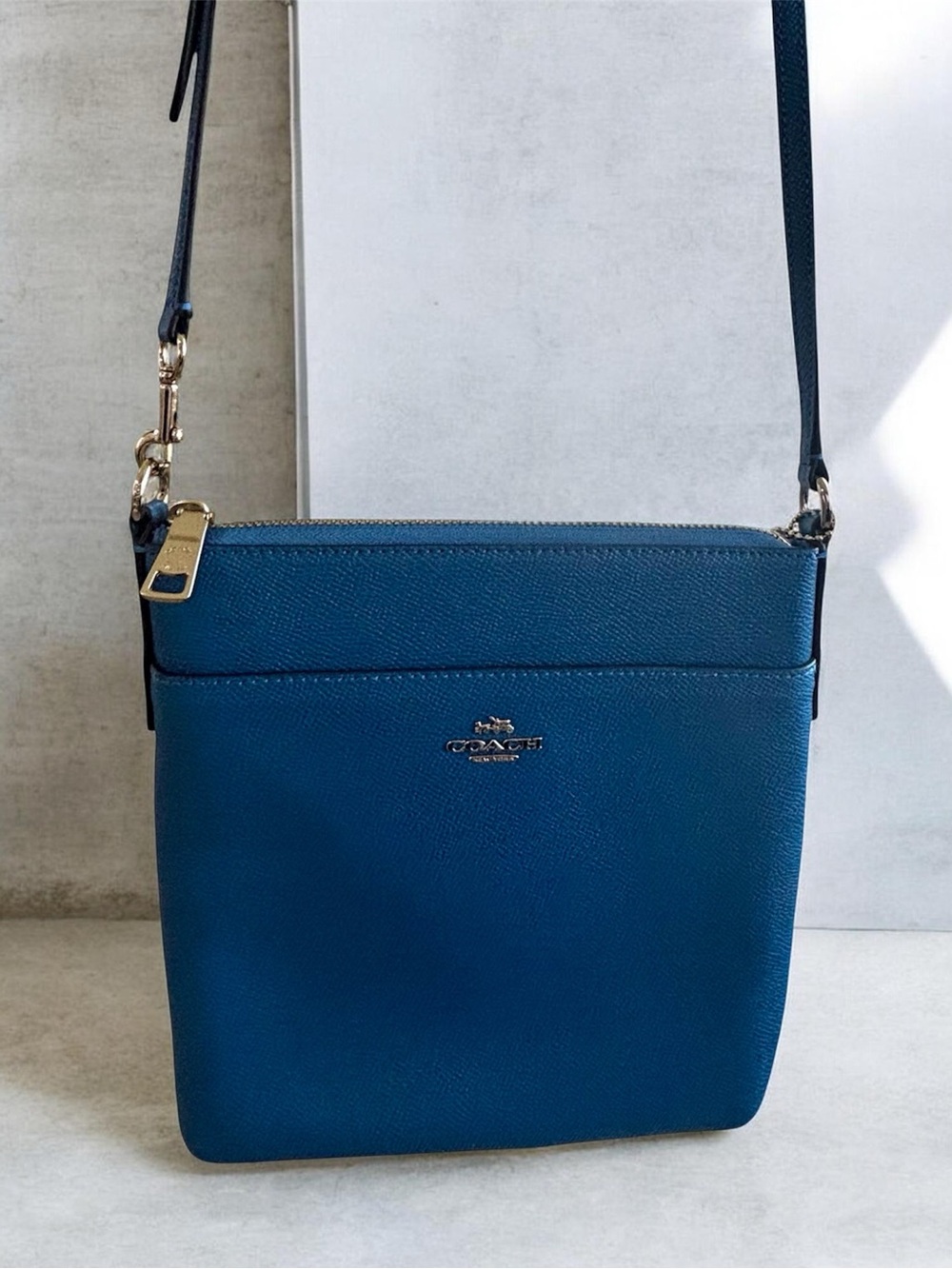 Coach Kitt Messenger Leather Crossbody Bag Royal Blue. Perfect, Like New